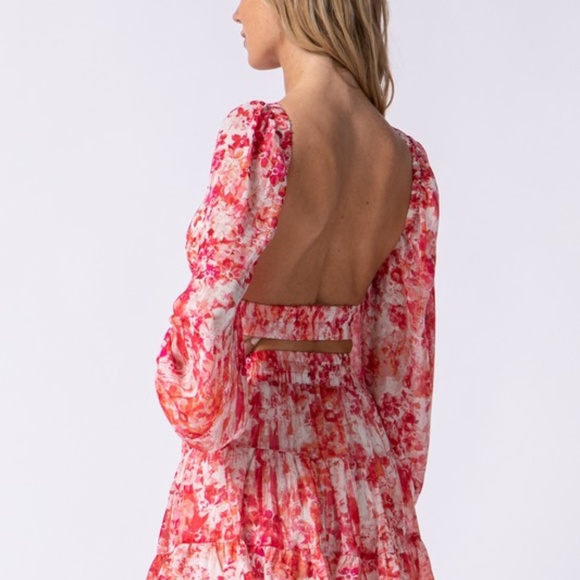 24hr sale BACKLESS CROP TOP FLORAL SKIRT SET Barbie pink - Picture 4 of 5